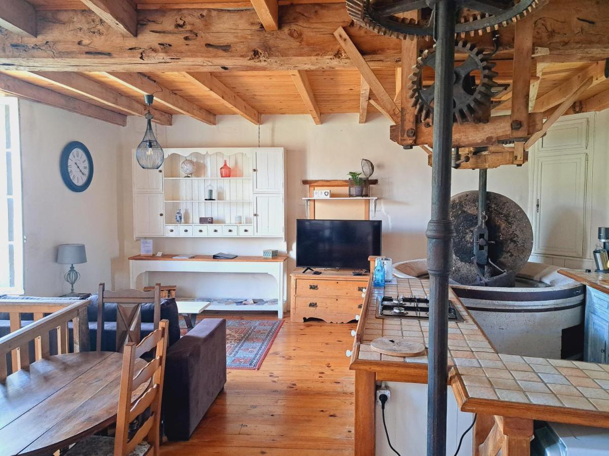 Le Moulin Etourneau - 3 Gites Avec 2 Piscines Champagnac  Esterno foto
